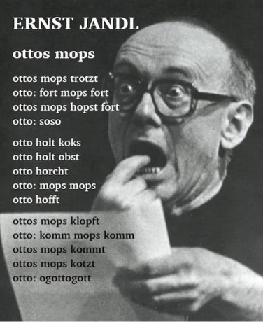 Ernst Jandl bei einer Lesung in Glasgow am 06.05.1978 - er steckt sich den Zeigefinger in den Mund