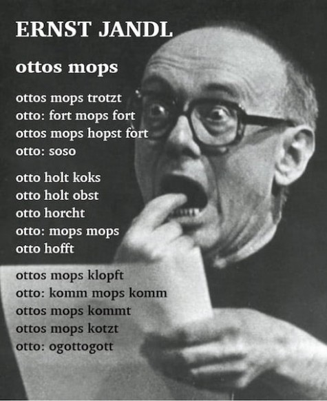 Ernst Jandl bei einer Lesung in Glasgow am 06.05.1978 - er steckt sich den Zeigefinger in den Mund